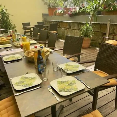 מלון Hotel Central