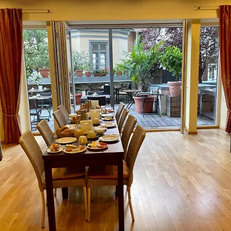 Hotel Central 3* באמברג