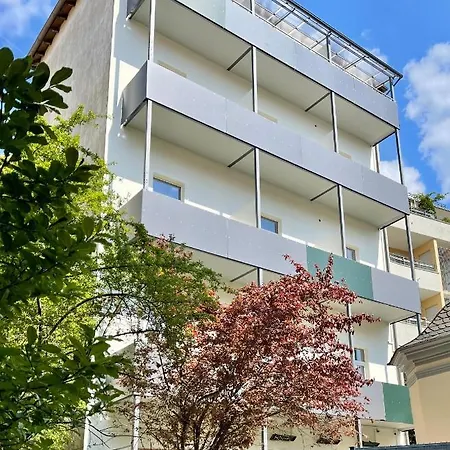 מלון Hotel Central באמברג