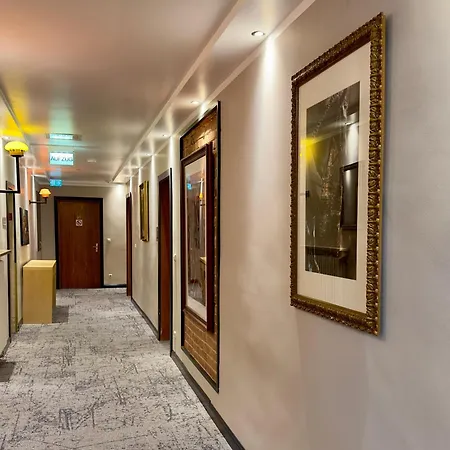 Hotel Central מלון באמברג