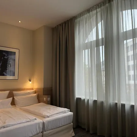 Hotel Central Hotel 3*