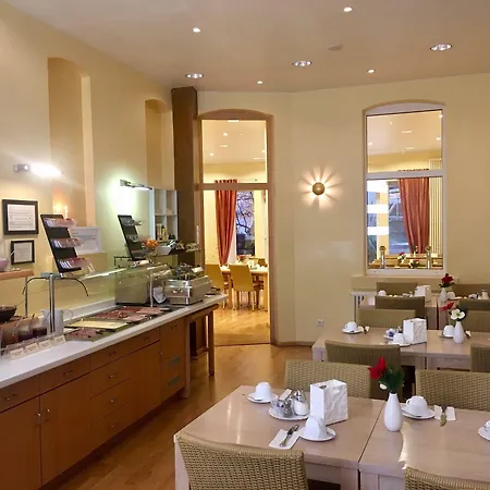 Hotel Central فندق 3*