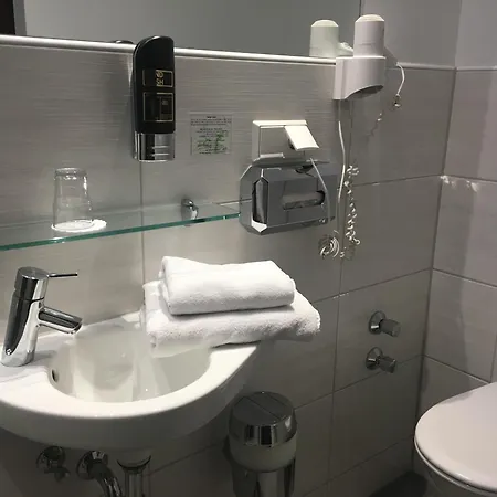 מלון Hotel Central באמברג