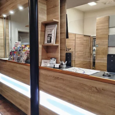 Hotel Central מלון