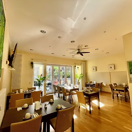 Hotel Central Hotel 3*