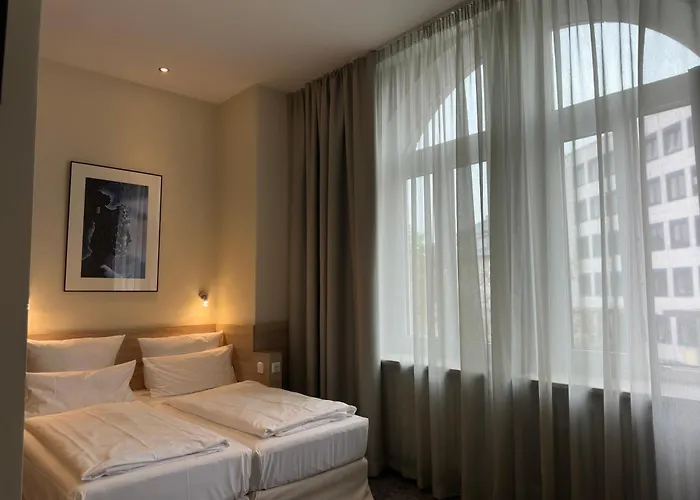 Hotel Central Hotel 3*