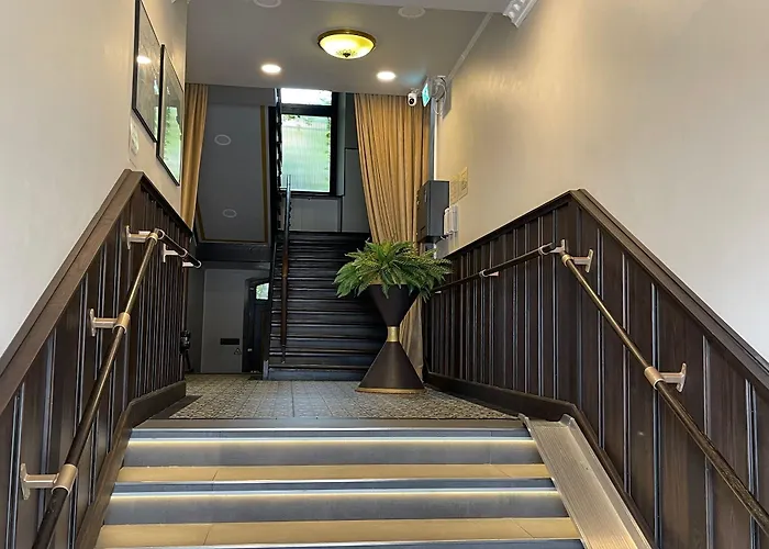 Hotel Central Hotel 3*